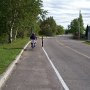 Piste cyclable: la Véloroute des Bleuets qui fait le tour du lac. Vraiment très agréable.